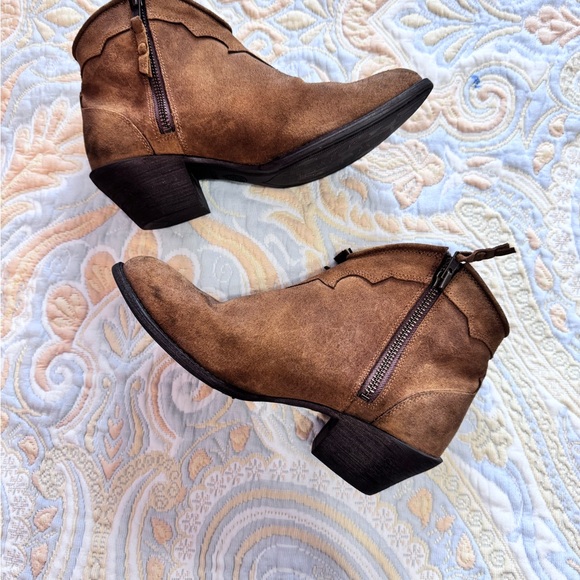 Ariat Shoes - Ariat Brown Western Ankle Boots